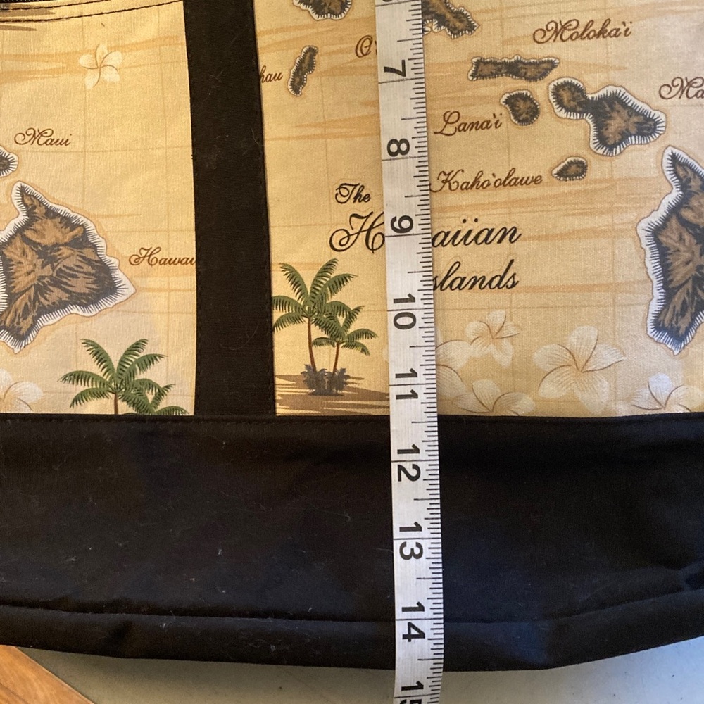 Hawaiian Islands Canvas Tote Bag in Beige and Black - Picture 8 of 12